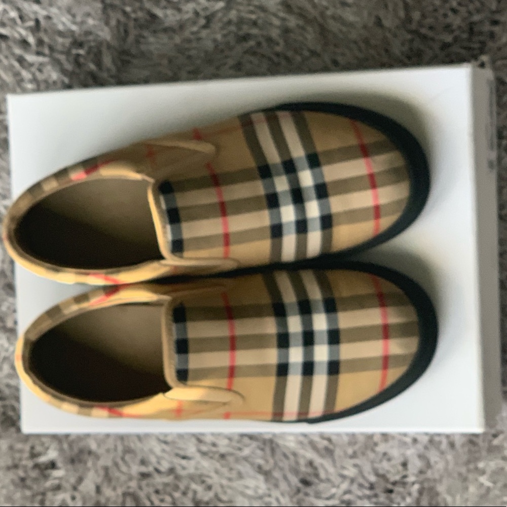 Burberry Little Boys Shoes Size 3